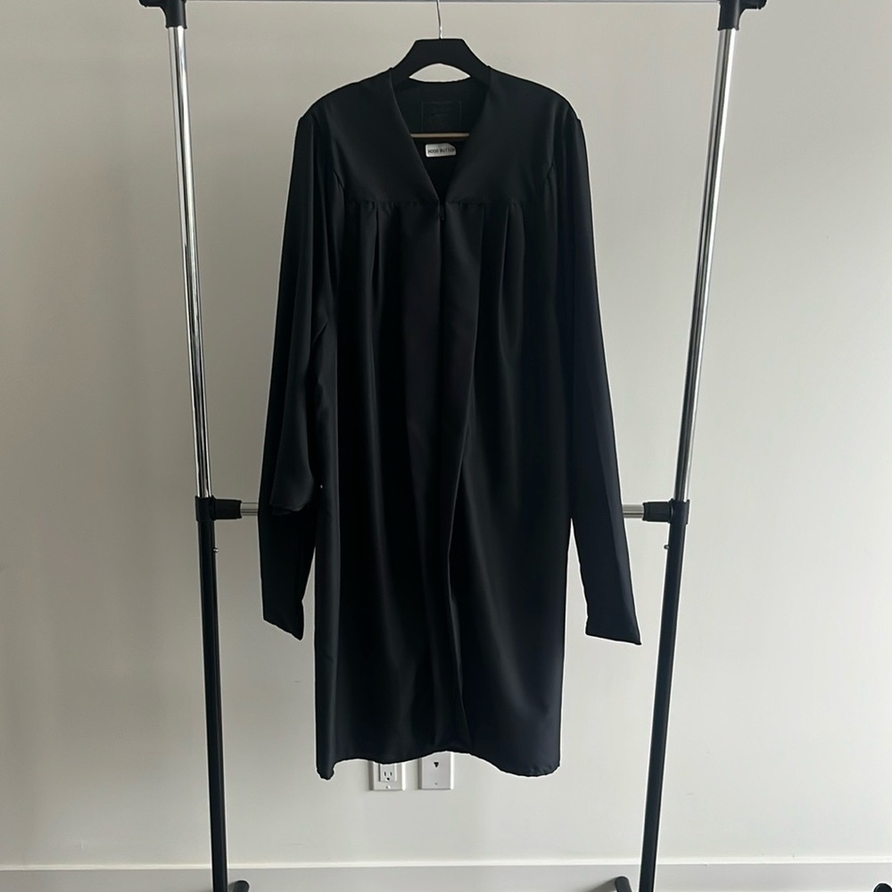 Jostens Master’s Graduation Gown and Cap Set